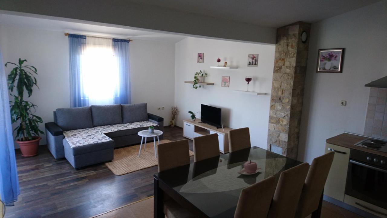 Apartman Vuleta Ražanac Εξωτερικό φωτογραφία