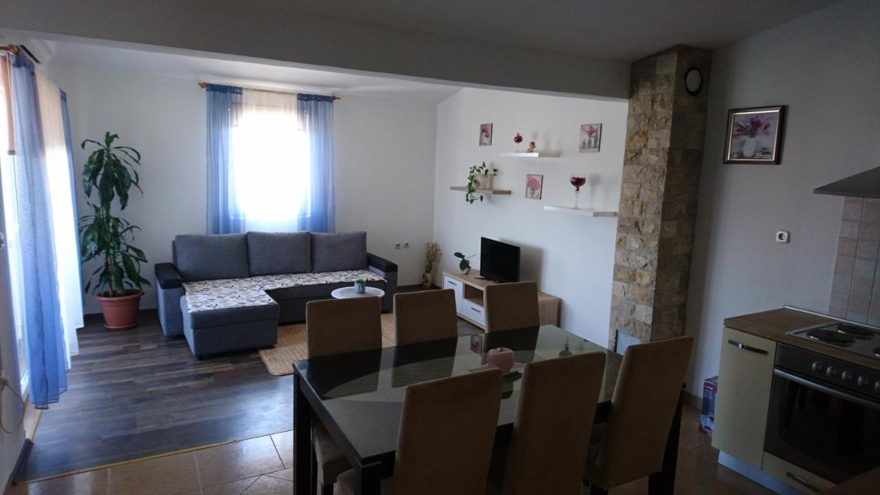 Apartman Vuleta Ražanac Εξωτερικό φωτογραφία