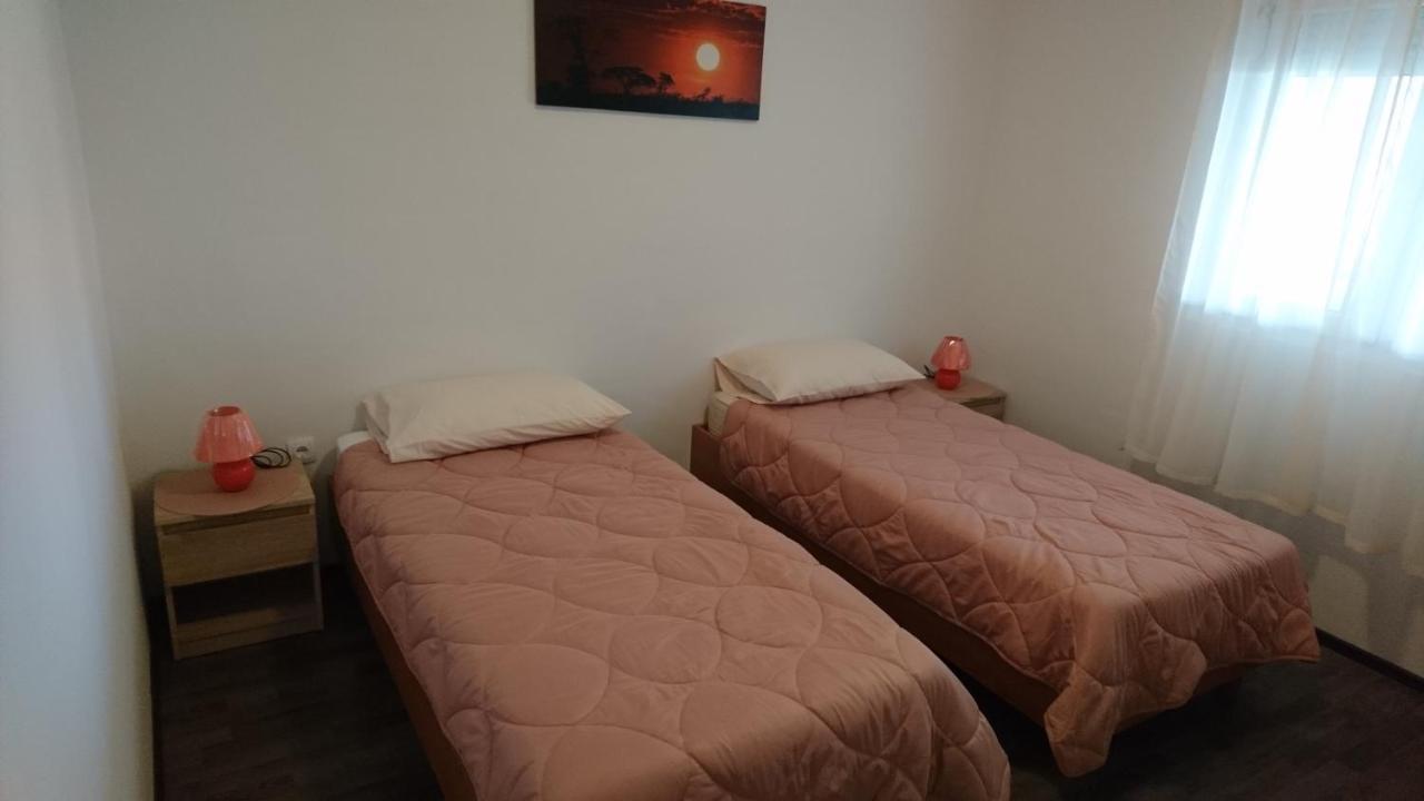 Apartman Vuleta Ražanac Εξωτερικό φωτογραφία